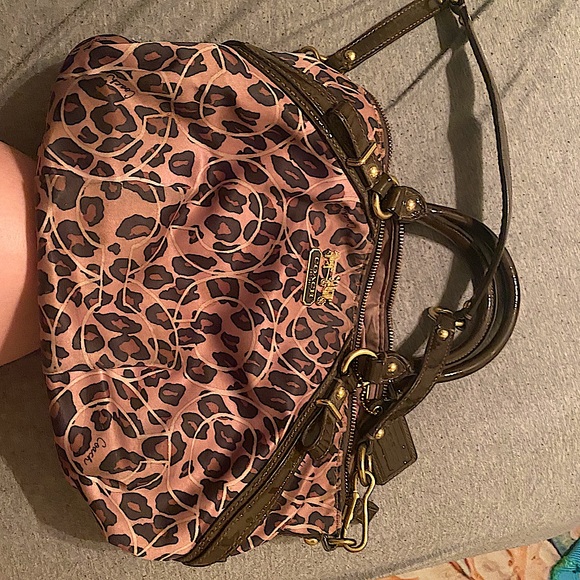 Coach Handbags - Authentic coach purse